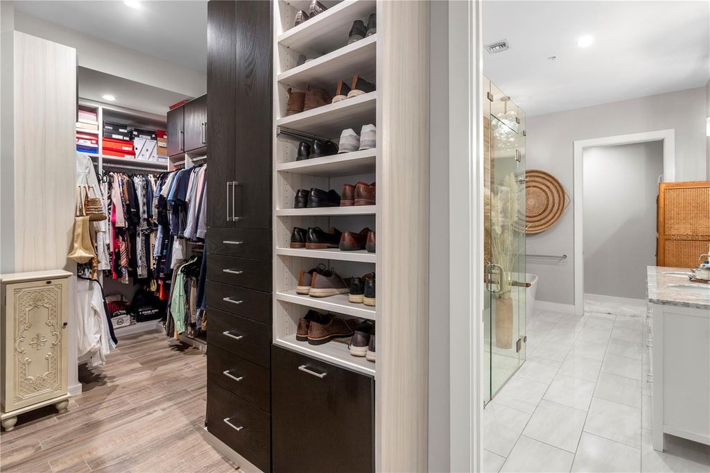 Image 49 of property listing at 91 DAVIS BOULEVARD 303, Tampa, FL 33606