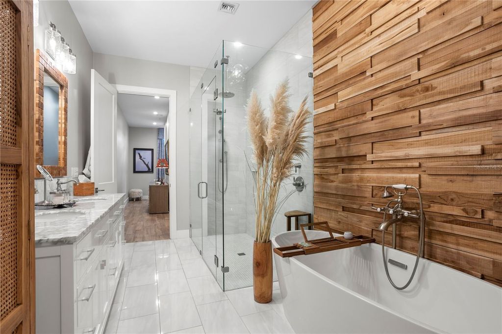 Image 51 of property listing at 91 DAVIS BOULEVARD 303, Tampa, FL 33606