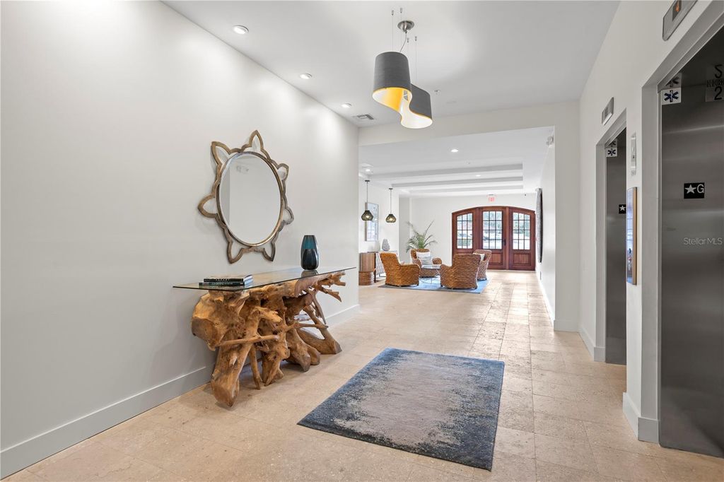 Image 7 of property listing at 91 DAVIS BOULEVARD 303, Tampa, FL 33606