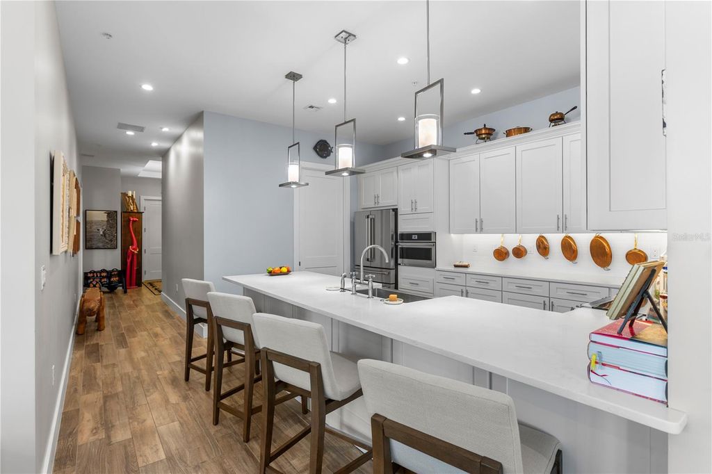 Image 10 of property listing at 91 DAVIS BOULEVARD 303, Tampa, FL 33606