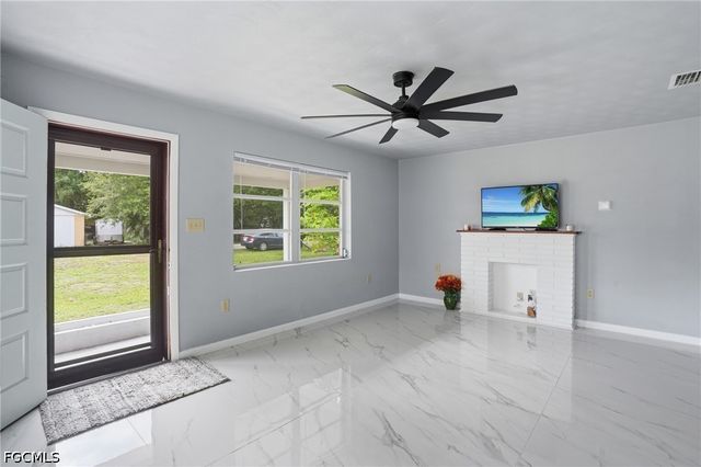 372 Altamont AVE, Fort Myers, FL 33905