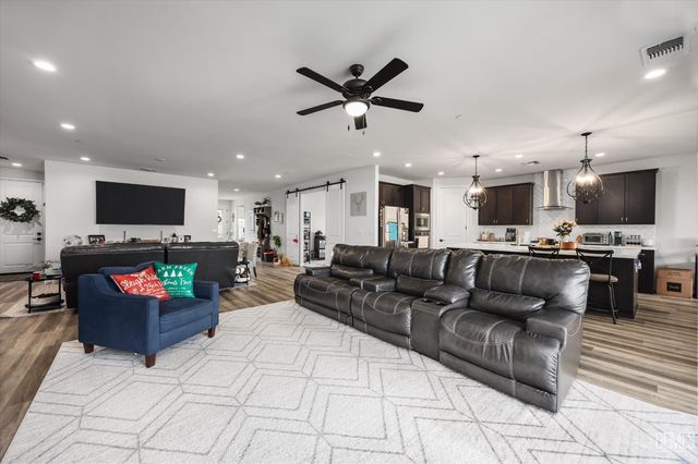 8818 Kenwick Street, Bakersfield, CA 93314