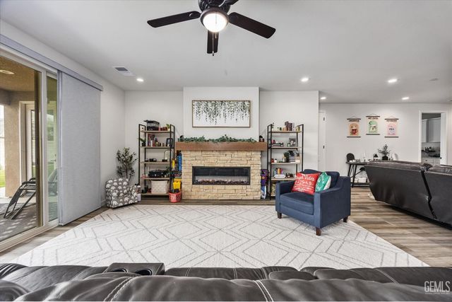 8818 Kenwick Street, Bakersfield, CA 93314