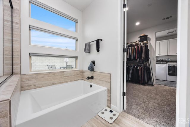 8818 Kenwick Street, Bakersfield, CA 93314