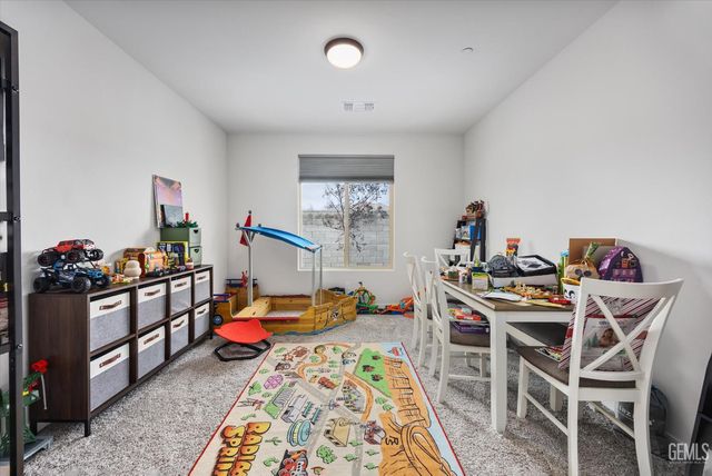 8818 Kenwick Street, Bakersfield, CA 93314