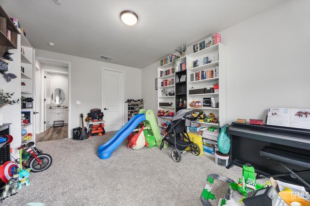 8818 Kenwick Street, Bakersfield, CA 93314