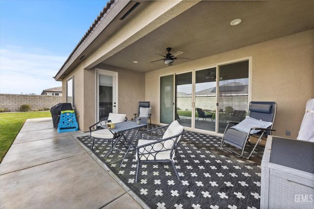 8818 Kenwick Street, Bakersfield, CA 93314