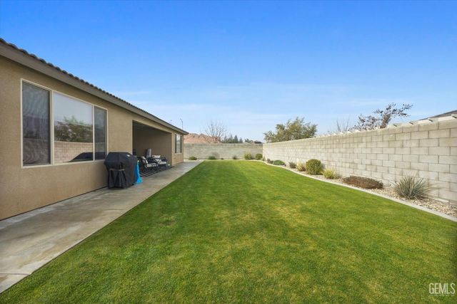 8818 Kenwick Street, Bakersfield, CA 93314