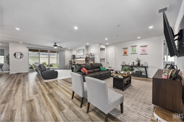 8818 Kenwick Street, Bakersfield, CA 93314