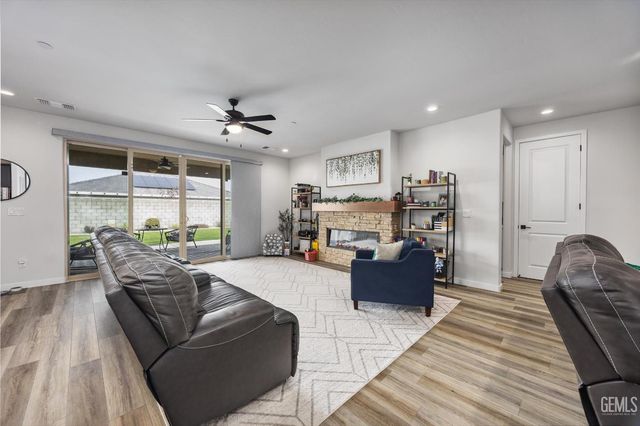 8818 Kenwick Street, Bakersfield, CA 93314