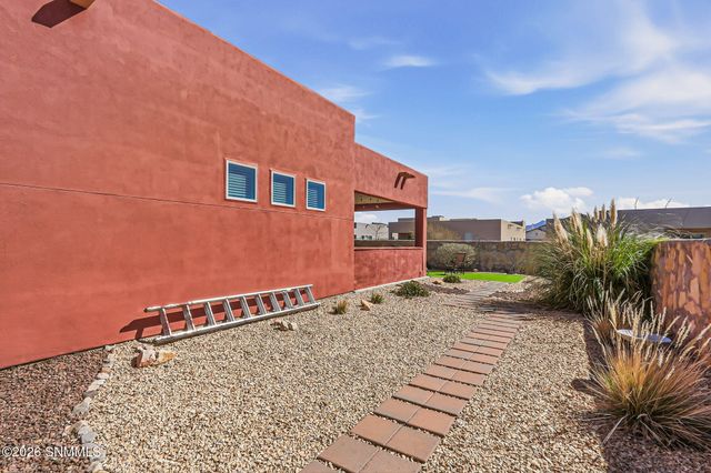 6114 Golden Echo Place, Las Cruces, NM 88012