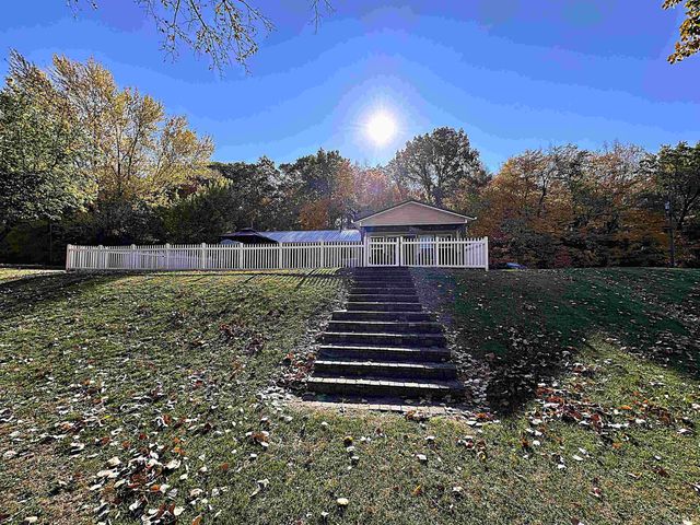 11044 N Landings Road, Monticello, IN 47960