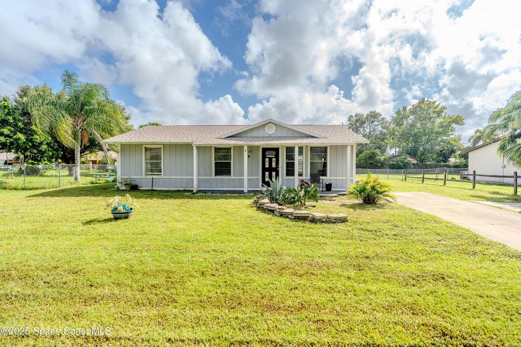 530 Sherman Street SE, Palm Bay, FL 32909