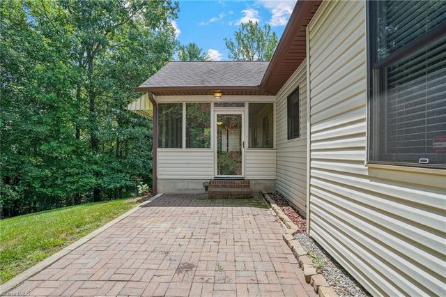 913 Colonial Heights, North Wilkesboro, NC 28659