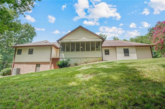 913 Colonial Heights, North Wilkesboro, NC 28659