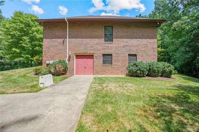 913 Colonial Heights, North Wilkesboro, NC 28659
