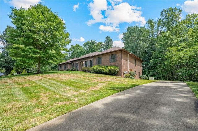 913 Colonial Heights, North Wilkesboro, NC 28659