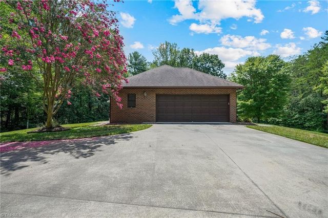 913 Colonial Heights, North Wilkesboro, NC 28659