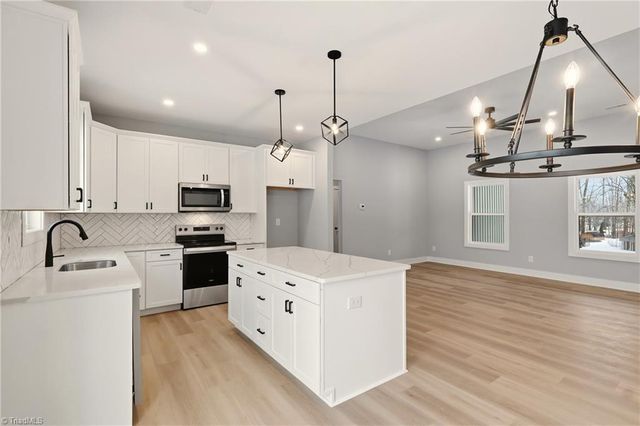 4381 Continental Drive, Pfafftown, NC 27040