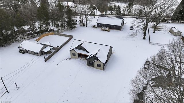 4381 Continental Drive, Pfafftown, NC 27040