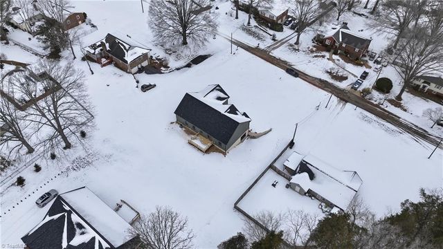 4381 Continental Drive, Pfafftown, NC 27040