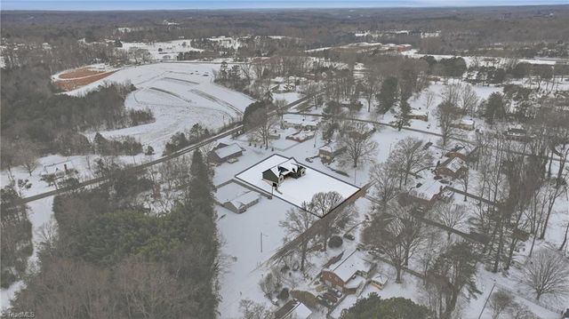 4381 Continental Drive, Pfafftown, NC 27040