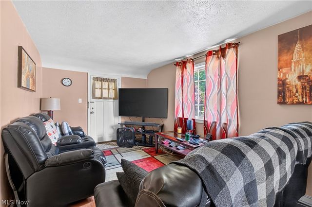 1208 Brooklyn Avenue, Canton, OH 44710
