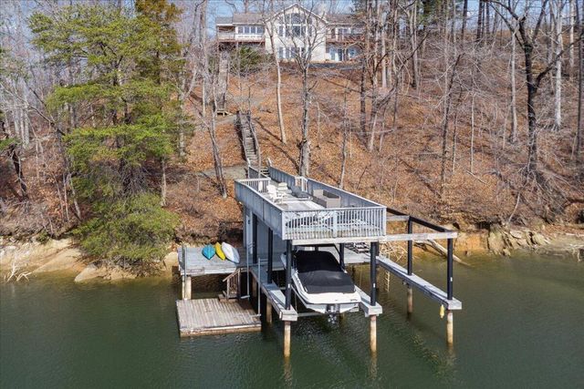 1429 Longview Estates DR, Goodview, VA 24095