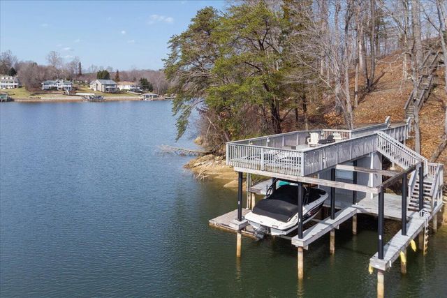 1429 Longview Estates DR, Goodview, VA 24095