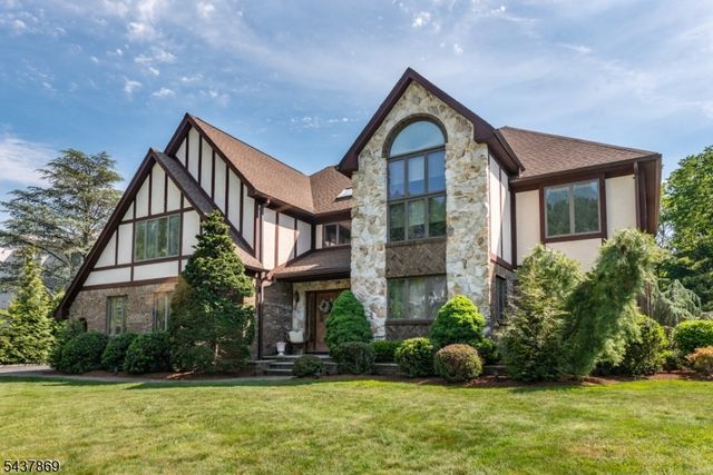 13 Fox Run, North Caldwell Boro, NJ 07006