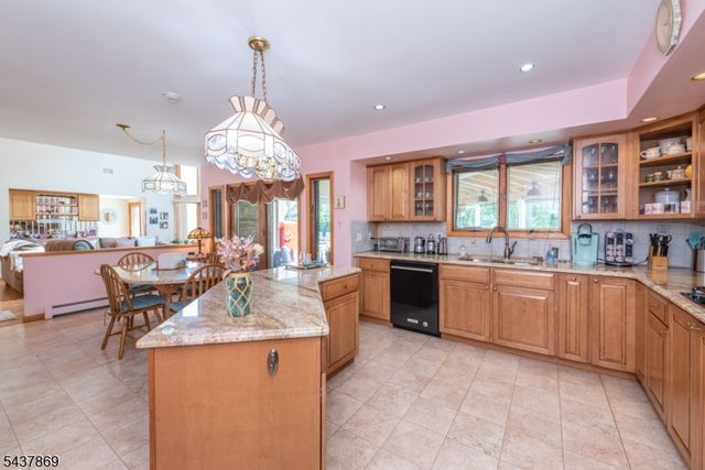 13 Fox Run, North Caldwell Boro, NJ 07006