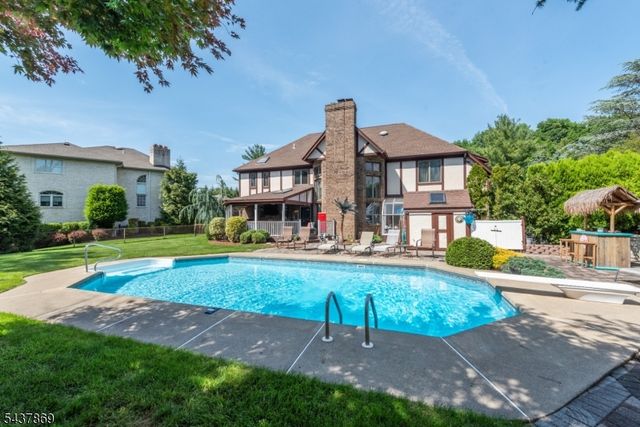 13 Fox Run, North Caldwell Boro, NJ 07006