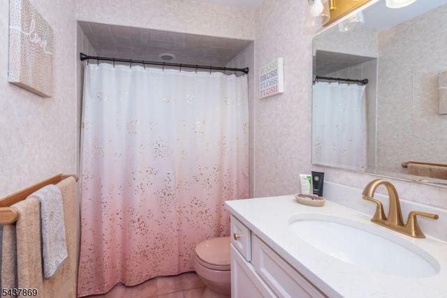 13 Fox Run, North Caldwell Boro, NJ 07006