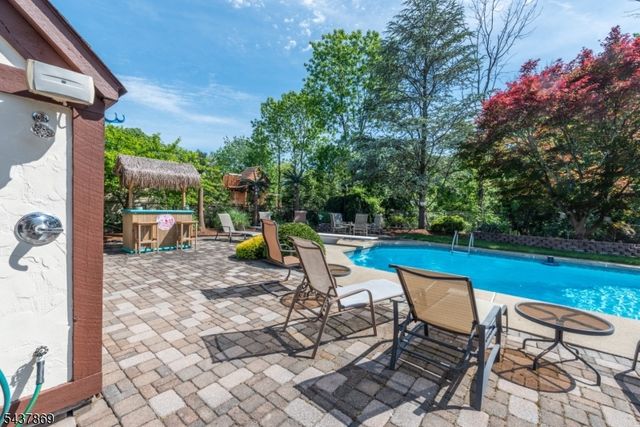 13 Fox Run, North Caldwell Boro, NJ 07006