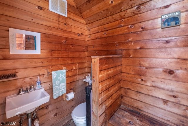 13 Fox Run, North Caldwell Boro, NJ 07006