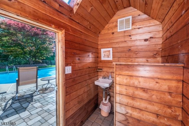 13 Fox Run, North Caldwell Boro, NJ 07006