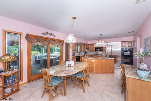 13 Fox Run, North Caldwell Boro, NJ 07006