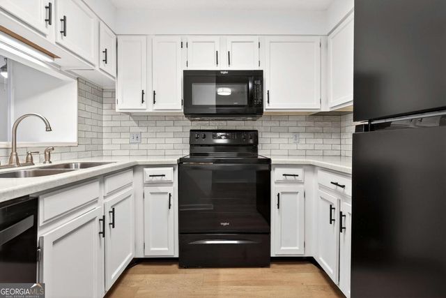 1800 Clairmont Lake A227, Decatur, GA 30033