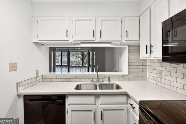 1800 Clairmont Lake A227, Decatur, GA 30033