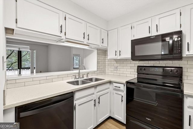 1800 Clairmont Lake A227, Decatur, GA 30033