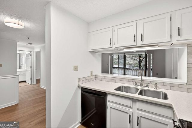 1800 Clairmont Lake A227, Decatur, GA 30033