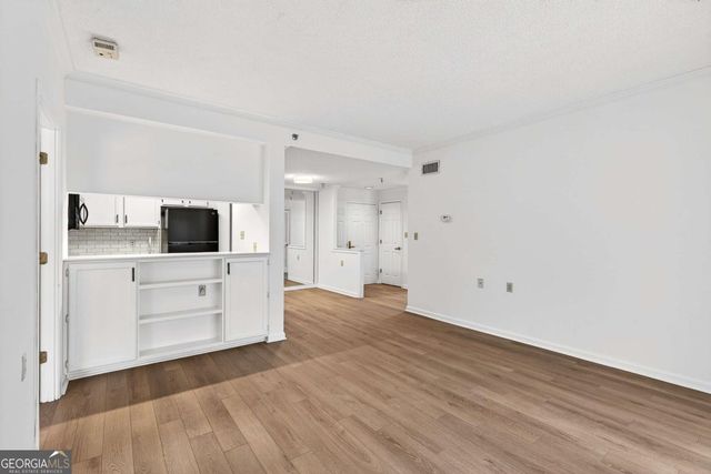 1800 Clairmont Lake A227, Decatur, GA 30033