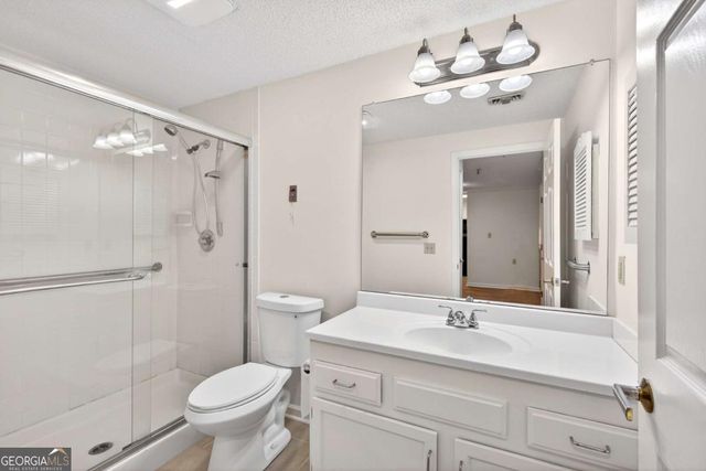 1800 Clairmont Lake A227, Decatur, GA 30033