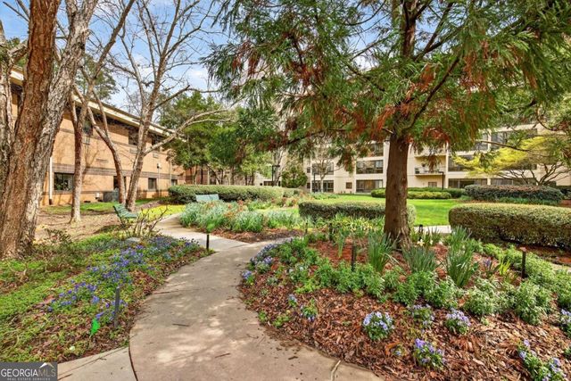 1800 Clairmont Lake A227, Decatur, GA 30033