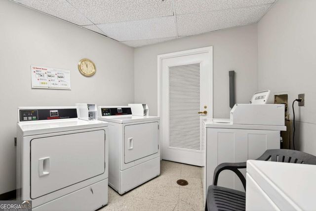 1800 Clairmont Lake A227, Decatur, GA 30033