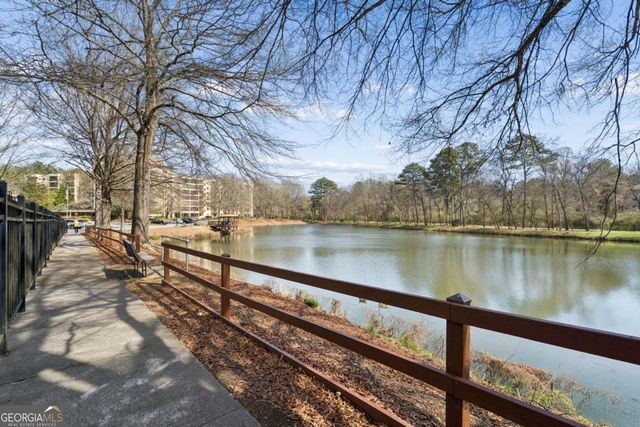 1800 Clairmont Lake A227, Decatur, GA 30033