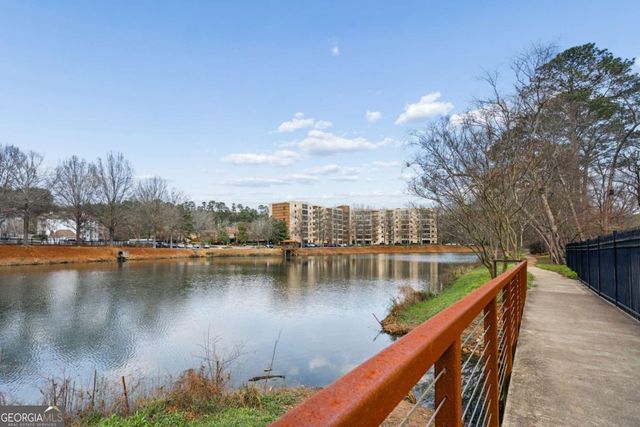 1800 Clairmont Lake A227, Decatur, GA 30033