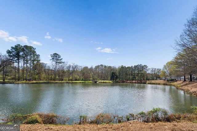 1800 Clairmont Lake A227, Decatur, GA 30033
