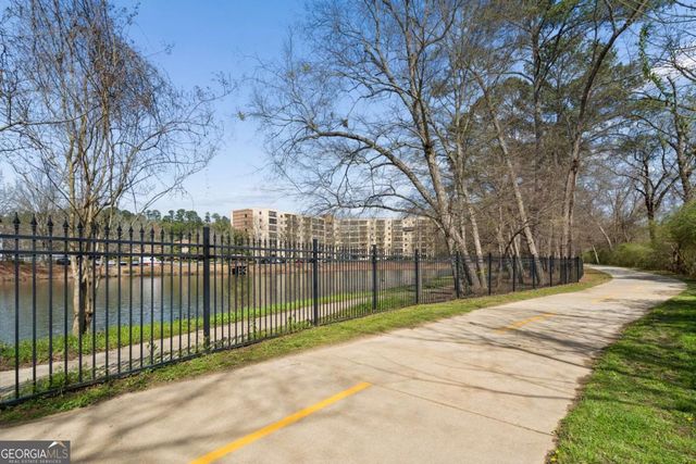 1800 Clairmont Lake A227, Decatur, GA 30033