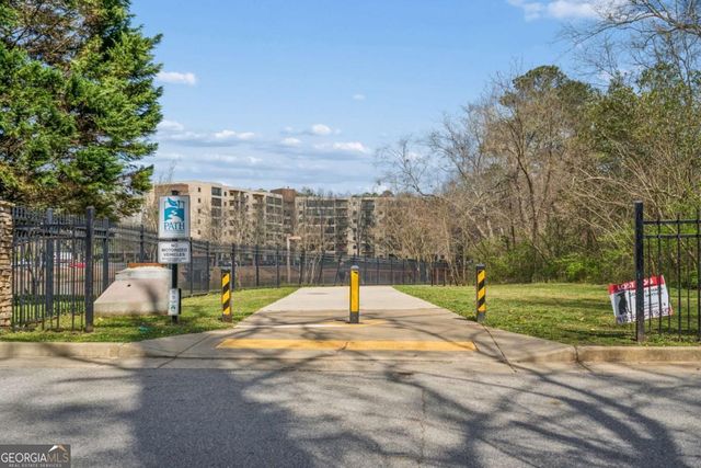 1800 Clairmont Lake A227, Decatur, GA 30033